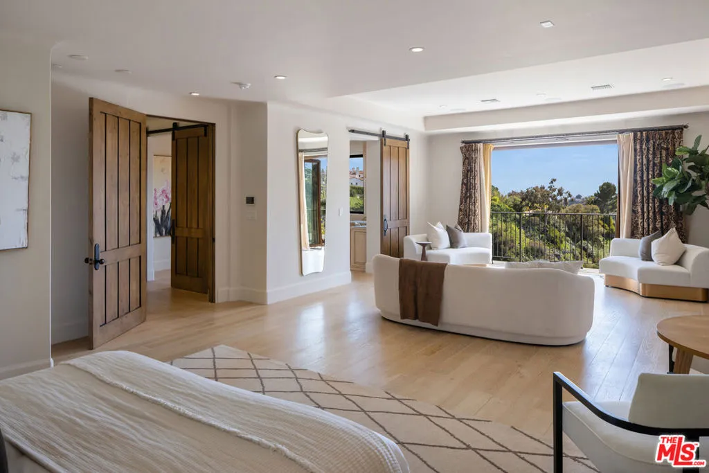 1921 Bel Air Road, Los Angeles, California 90077 home-pic-11